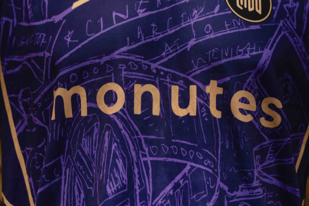 Monutes sponsort zaalvoetbalteam in Heemskerk met nieuwe tenues