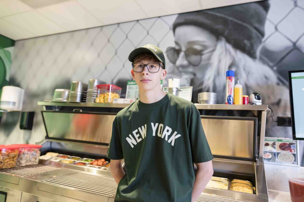 Interieur van de nieuwe New York Pizza vestiging in Nieuwkoop met keuken en bestelruimte
