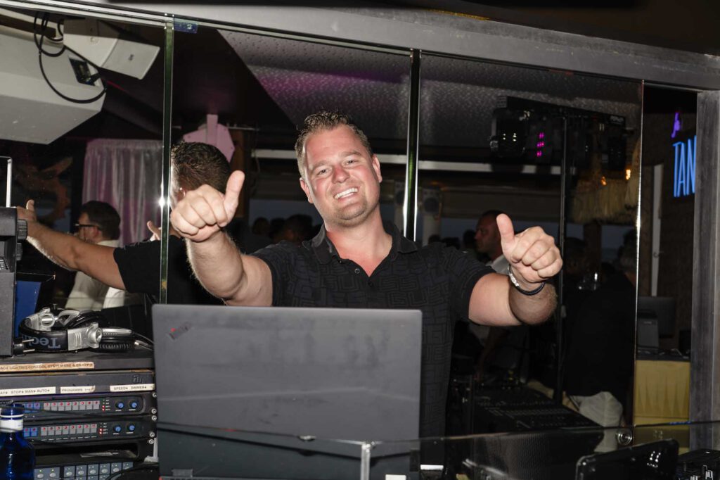 Ibiza Express Party in Paradise 2026, foto 21 door Monutes