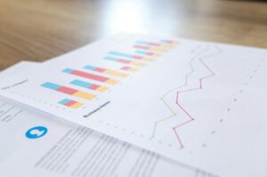 Analytische grafieken en data voor marketingpresentatie